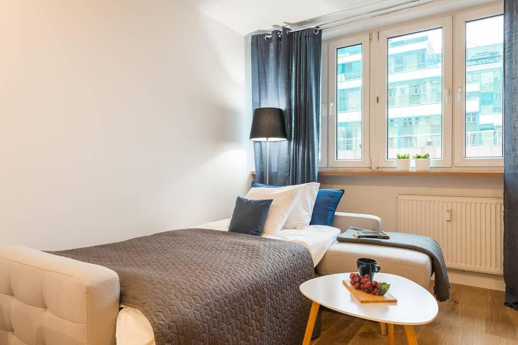 Rondo Onz P&O Serviced Apartments Warschau Buitenkant foto